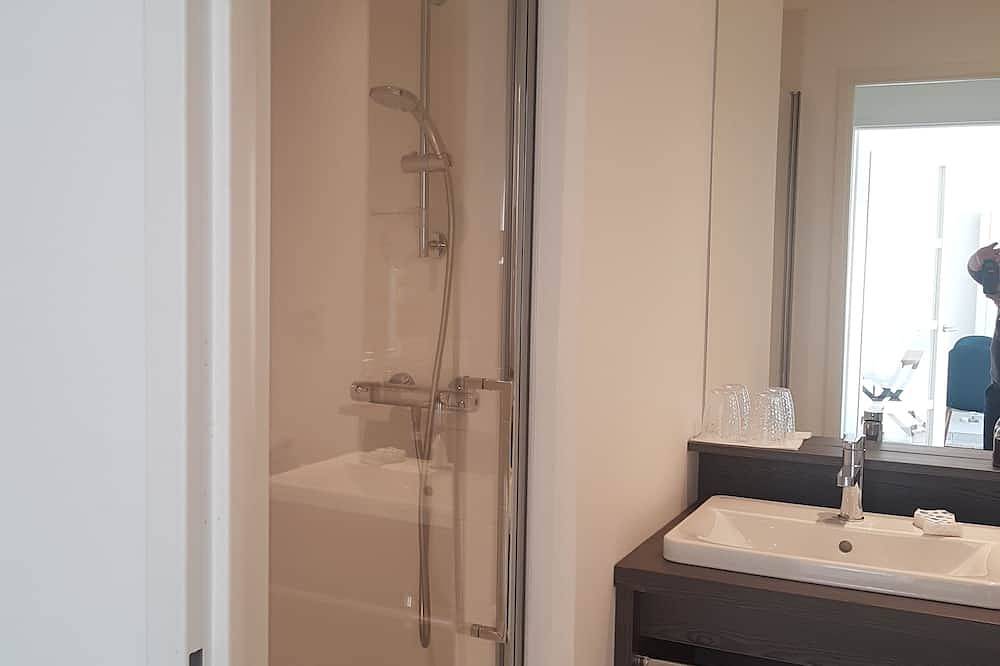 Appartement entier, T2 neuf avec jardin plein sud 5mn de la plage face au <br>Mont Saint Michel <br> in Cancale, Baie du Mont-Saint-Michel