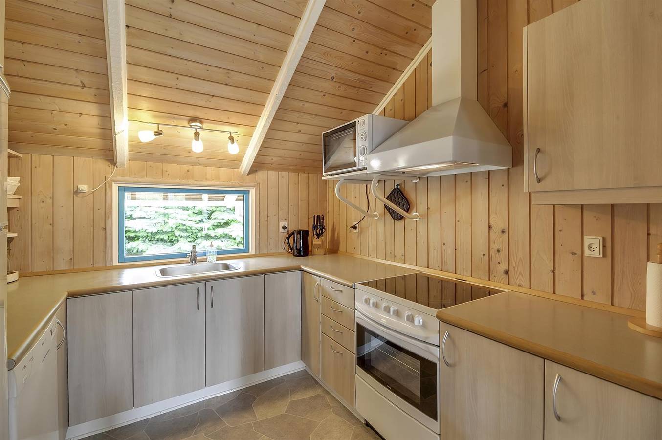 Nice home in Ebeltoft w/ Sauna, Wifi and 3 Bedrooms in Dråby Strand, Ebeltoft