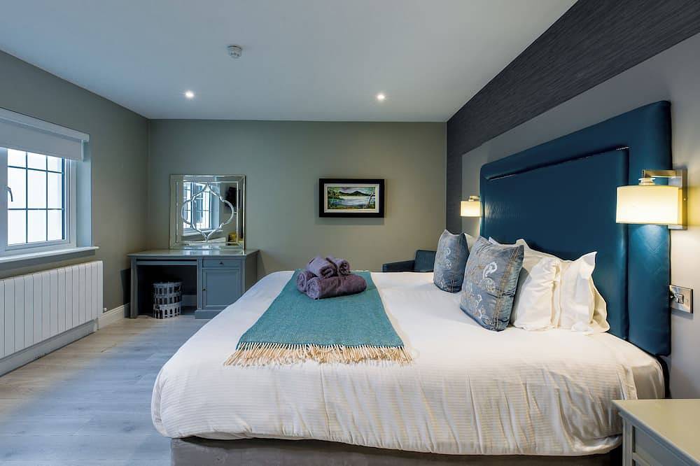Entire apartment, Luxurious Balcony Apartment Killarney Town Centre in Scrahane, Killarney