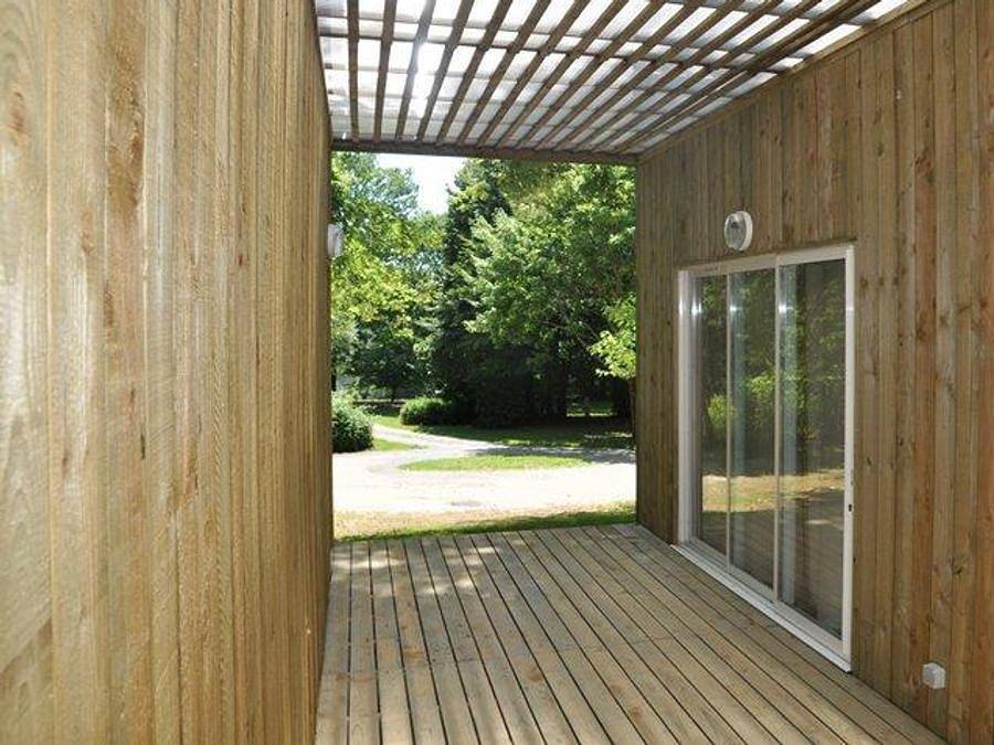 Flower Camping et Base de Loisirs de Rouffiac - Chalet 8 personen - Chalet Premium Escalade 47 m² - 3 Zimmer 6/8 pers. in Angoisse, Périgord Vert