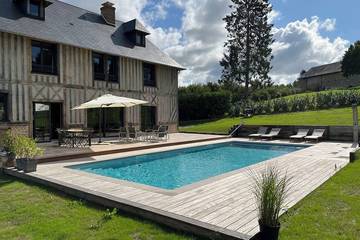 Gîte pour 8 personnes, avec terrasse ainsi que piscine et jardin à Bonnebosq