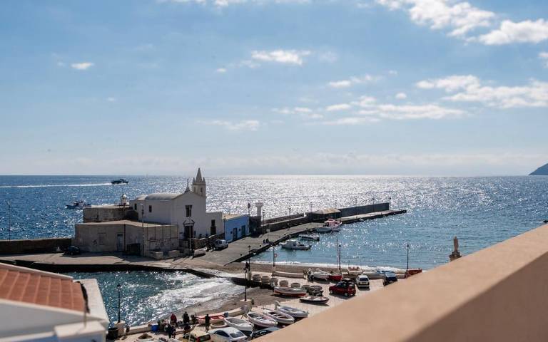 Vakantiewoning voor 4 personen, met balkon en uitzicht, kindvriendelijk in Eolische Eilanden