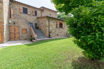Agriturismo per 24 Persone in Lisciano Niccone, Perugia e dintorni, Foto 2