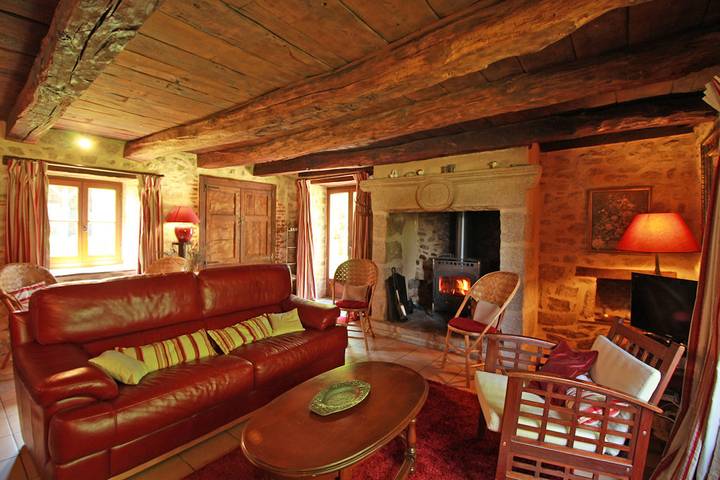 Gîte pour 8 personnes, avec vue sur le lac ainsi que jardin et terrasse à Royères - 3