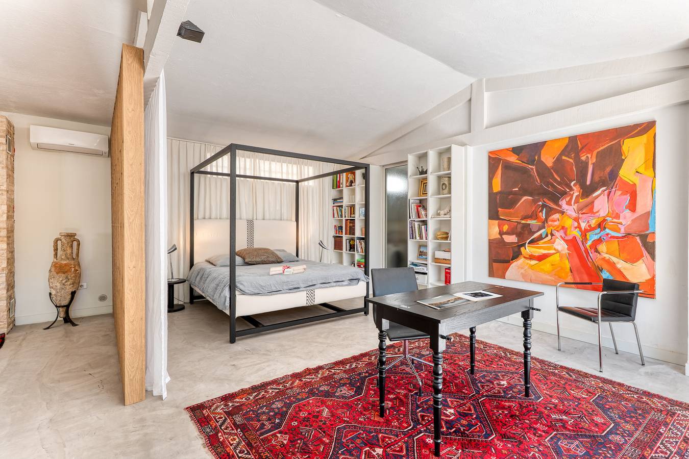 Artful Loft Retreat - Terrace, Parking in Antibes, Mediterranean Coast (France)