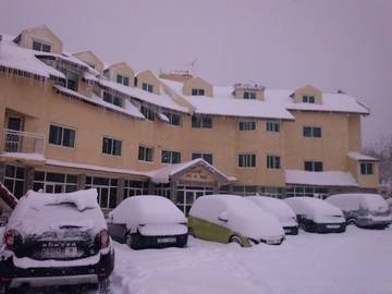 Hôtel pour 3 personnes, avec jardin et vue dans Ifrane
