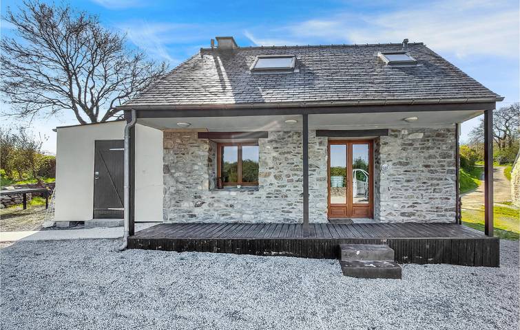 Location de vacances pour 3 personnes, avec Jacuzzi ainsi que Terrasse et Jardin à Lannéanou