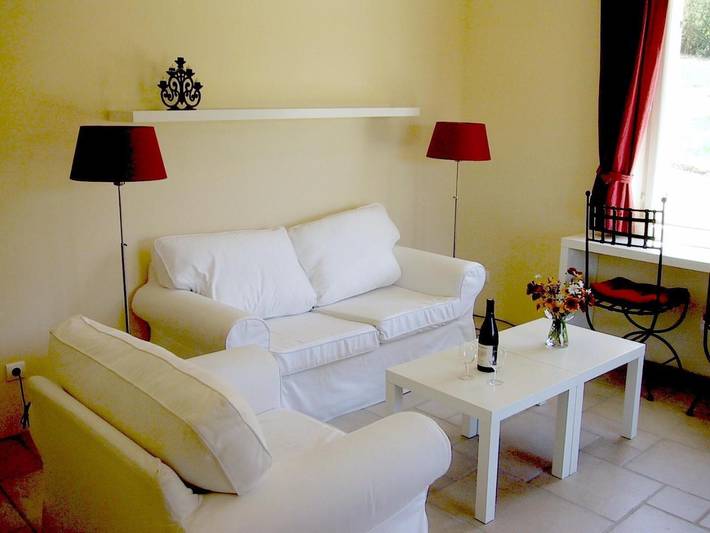 Appartement entier, Appartement « Villafleury » avec terrasse privée, balcon et Wi-Fi in Montbrun-les-Bains, Région de nyons