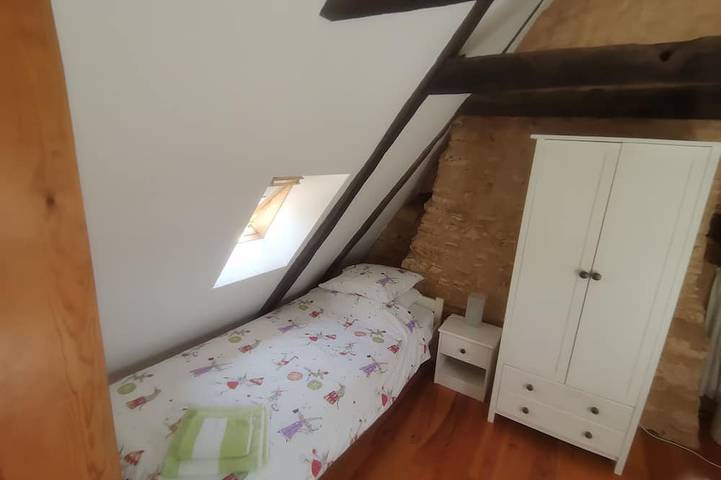 Gîte pour 4 personnes, avec terrasse ainsi que jardin et piscine à Marminiac - 4