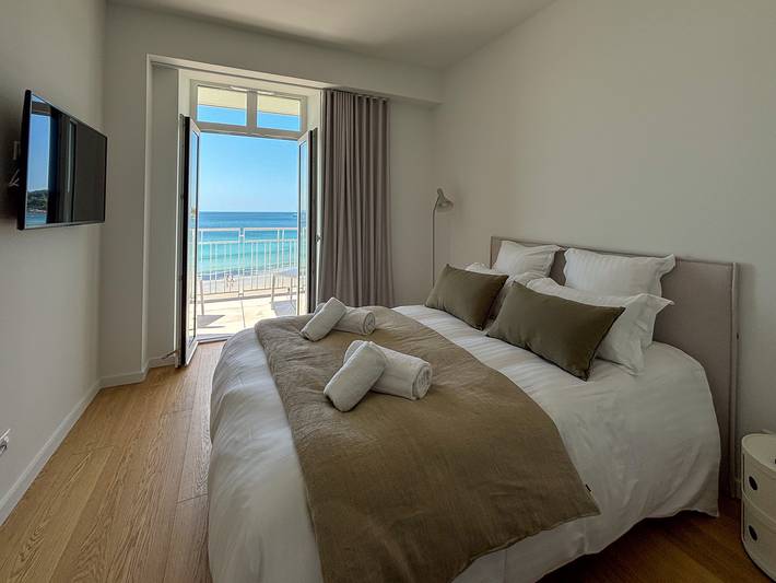 Gîte pour 2 personnes, avec piscine ainsi que jacuzzi et jardin, adapté aux familles dans Plage Tresmeur - 2