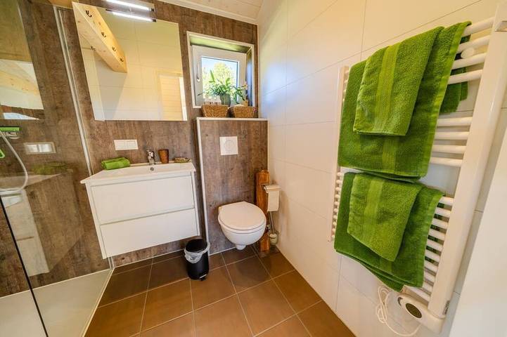 Mini-Chalet \"Heartbeat Of Alpacas\" - exklusiv mit Hot Pott und Hobbitsauna in Oederan, Chemnitz und Umgebung