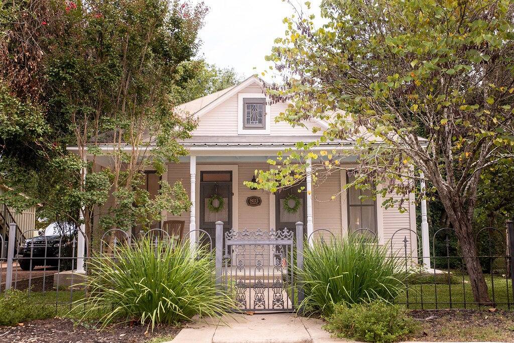 Lisso Sunday Haus - 1930's Charm and Conveniences of today in Gillespie County