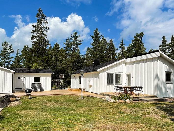 Ferienhaus für 8 Personen, mit Sauna und Balkon, kinderfreundlich in Mönsterås und Umgebung