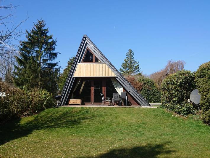 Ferienhaus für 3 Personen, mit Balkon und Terrasse sowie Garten und Pool