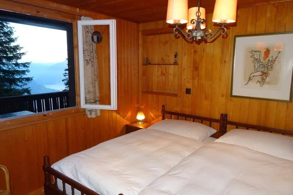 Ganze Wohnung, Ferienchalet Rigirolle, 1. Etage mit Balkon in Vitznau, Vierwaldstättersee