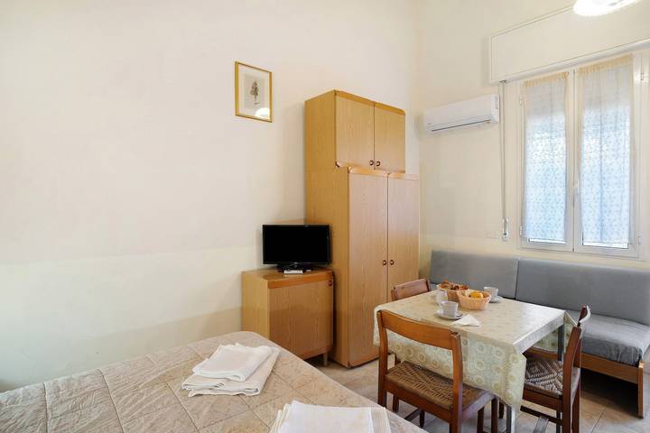 Monolocale intero, Monolocale "La Pineta 46" con piscina condivisa, terrazza privata e Wi-Fi in Salea (Albenga), Albenga