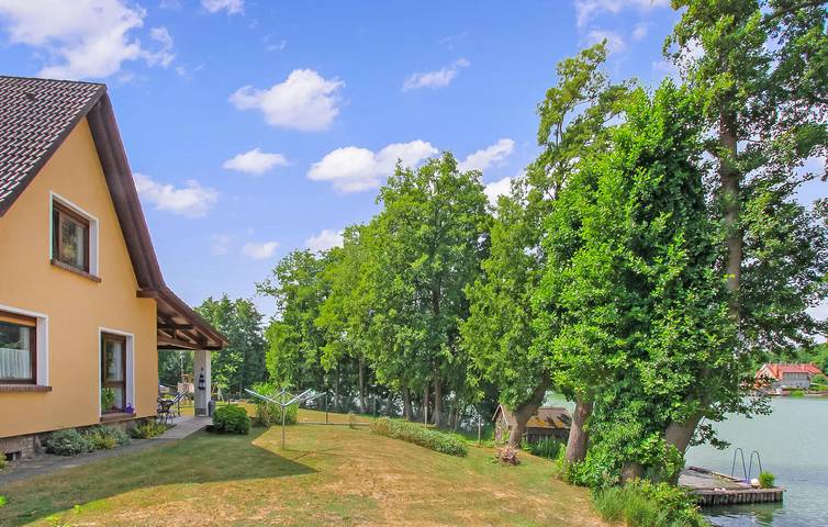 Ferienwohnung für 3 Personen, mit Seeblick und Terrasse in der Feldberger Seenlandschaft - 2