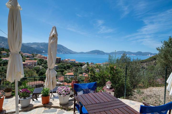 Gîte pour 3 personnes, avec Balcon et Terrasse ainsi que Jardin et Vue dans Άσος - 4