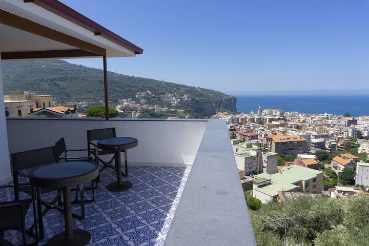 Appartamento per 6 persone, con balcone e panorama a Vico Equense