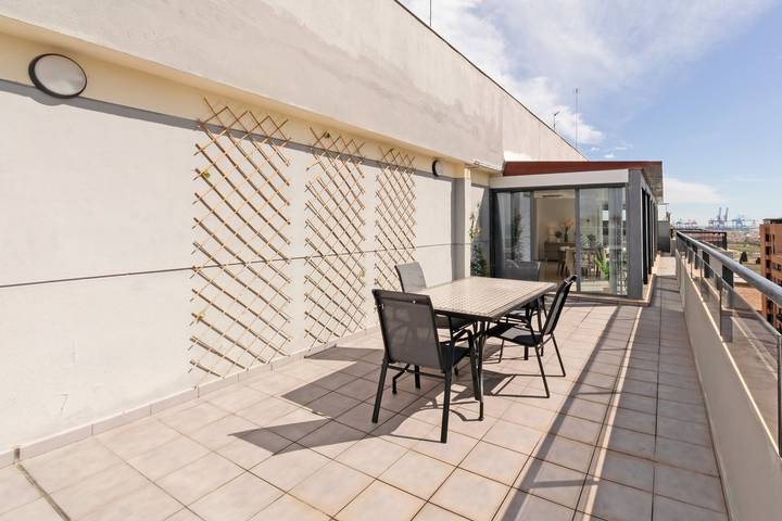 Ferienwohnung für 5 Personen, mit Balkon in Valencia - 2