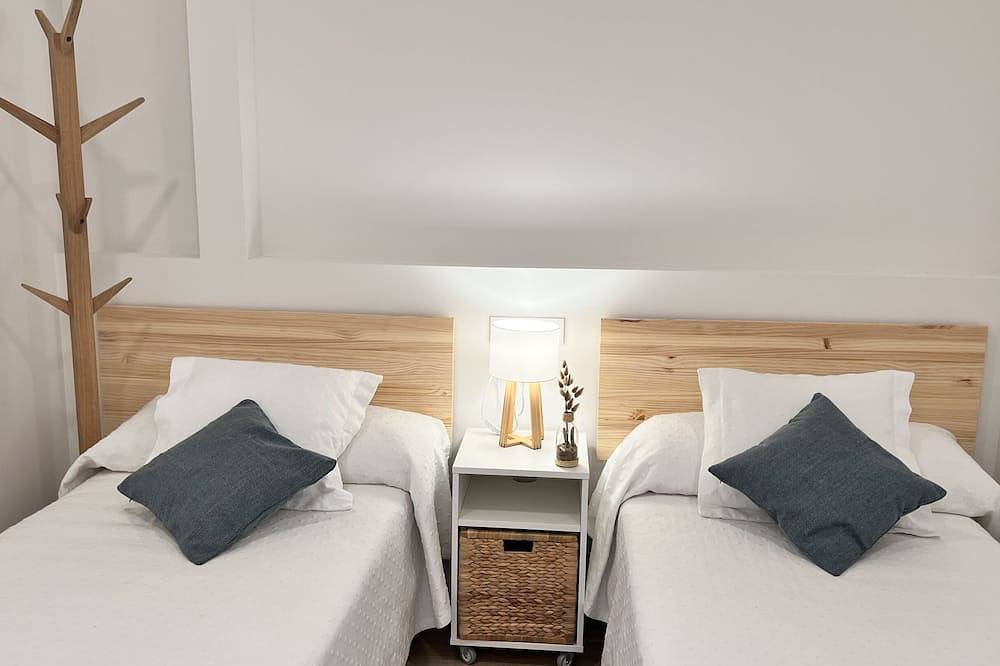 Entire apartment, Apartment 1 bedroom Ensuite with shower in Soto de la Marina, Santa Cruz de Bezana