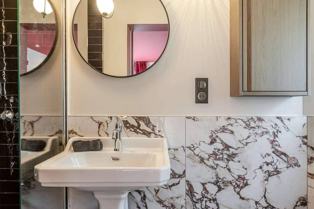 Apartamento entero, Love Room Alsace La Courtisane in Niederbronn-les-Bains, Alsacia del Norte