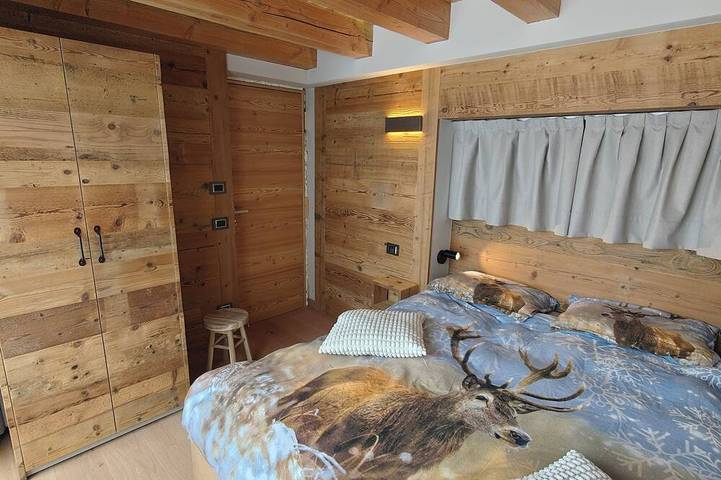 Ganze Wohnung, Villa Les Clochards - luxury Ski-in/out Matterhorn view 6 apartments 4-40 people in Cervinia, Valtournenche
