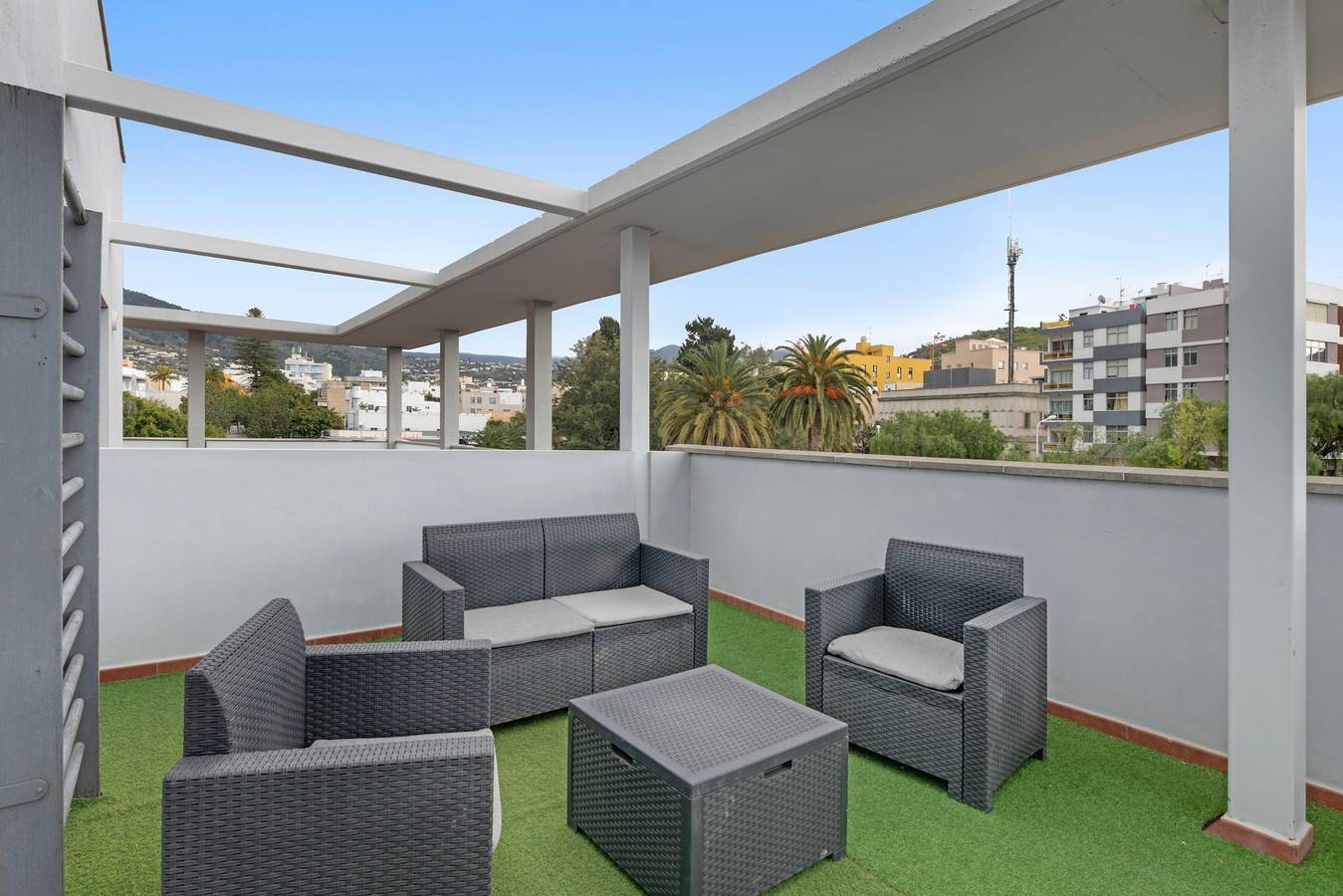 Ganze Wohnung, Ferienwohnung 'Olia' mit privater Terrasse, Balkon und Klimaanlage in Los Llanos, Los Llanos de Aridane