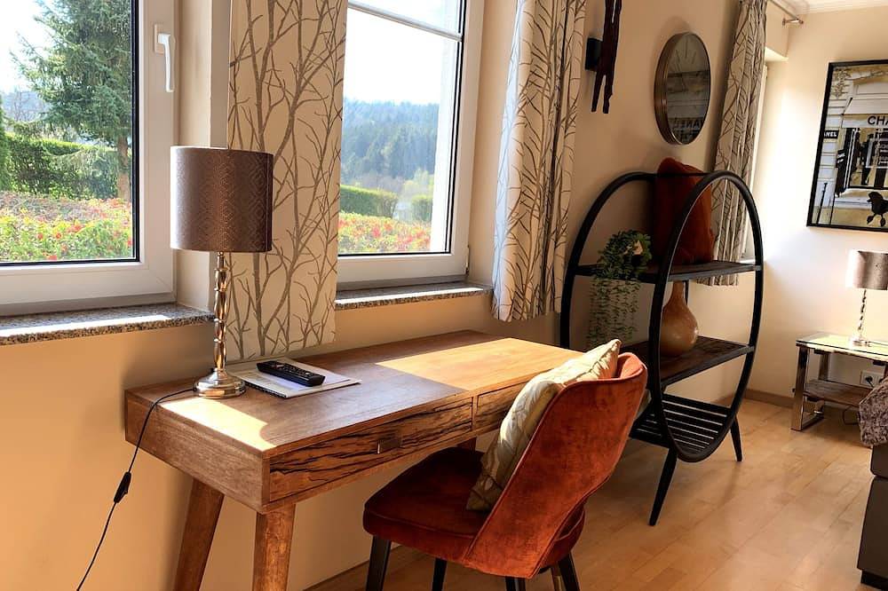 Ganze Wohnung, Moderne Junior Suite mit Küche und Gartenterrasse in Prüm, Naturpark Hohes Venn-Eifel