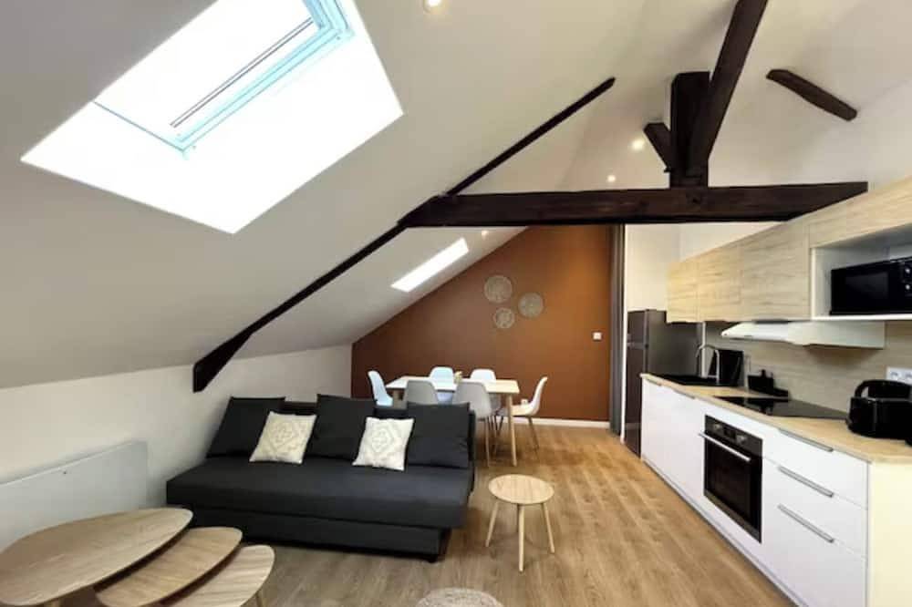 Entire apartment, L ' Ibiza in Montluçon, Montluçon region