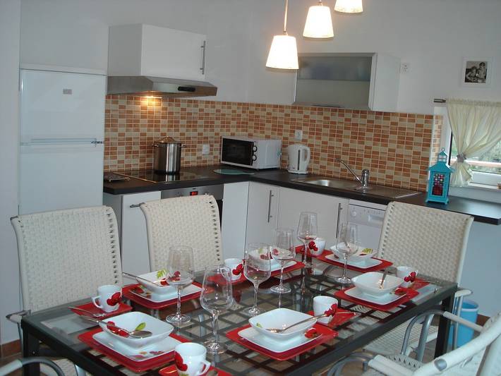 Ferienwohnung für 5 Personen, mit Terrasse und Pool in Nin