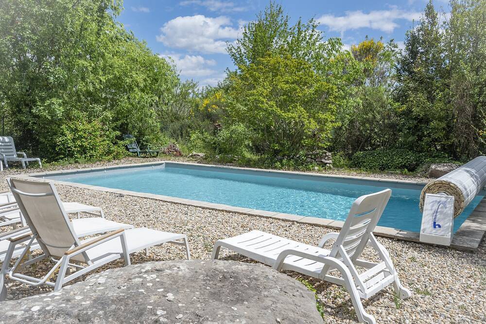 Grand Gîte 12/13 Pers Piscine Privée Tennis Sud Ardèche au Domaine Saint Cerice in Vogüé, Ardèche