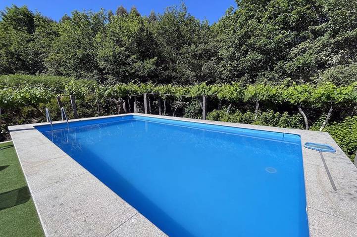 Location de vacances pour 12 personnes, avec jardin dans Paredes de Coura