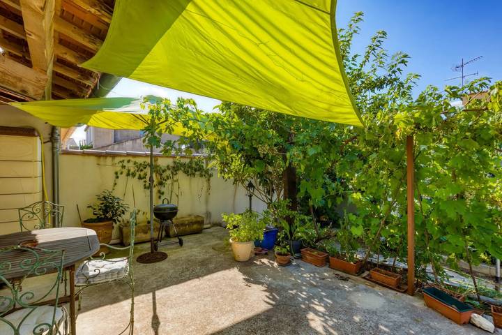 Camera con terrazza condivisa, giardino comune e Wi-Fi in Lunel-Viel, Costa mediterranea (Francia)