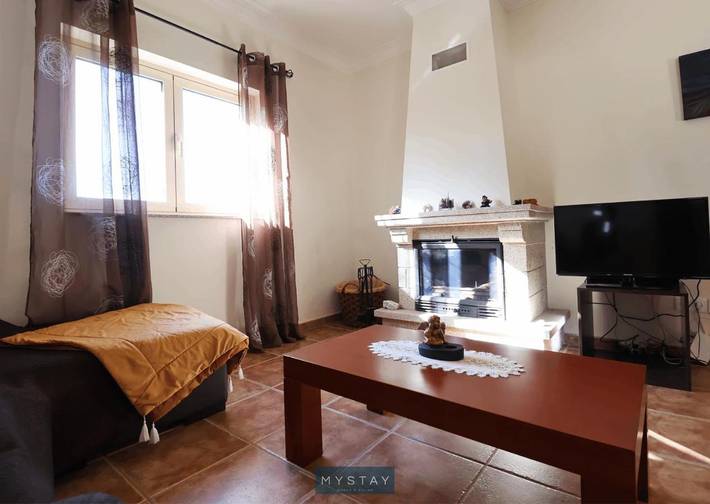 Location de vacances pour 8 personnes, avec piscine ainsi que jardin et vue à Ribeira de Pena - 2