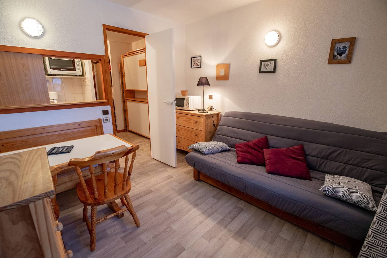 Ganzes Studio, Studio with nice view on the Vanoise National Park in Valfréjus, Modane