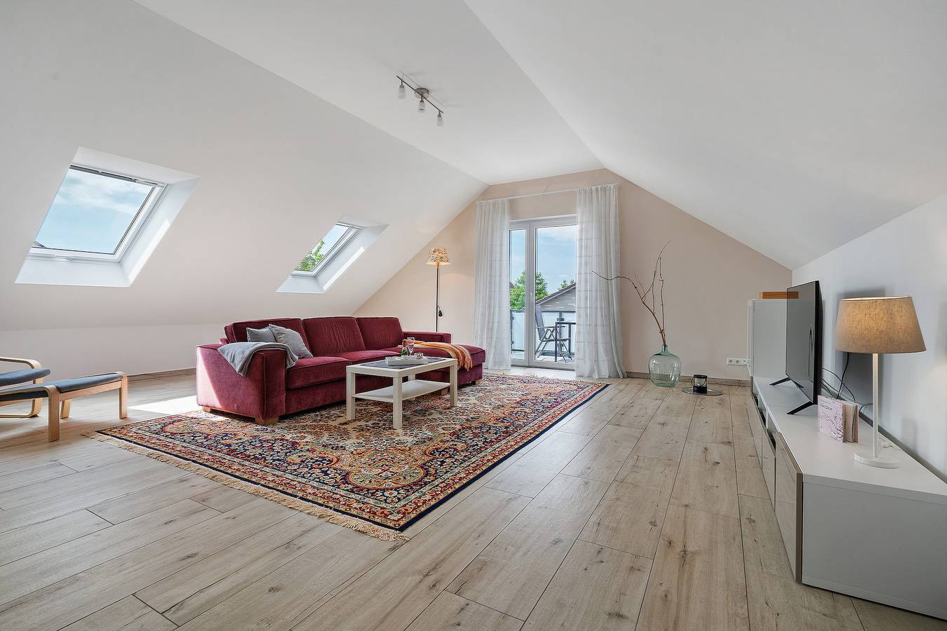 Ganze Wohnung, Ferienwohnung 'Auszeit' mit Balkon und Wi-Fi in Kargow, Müritz