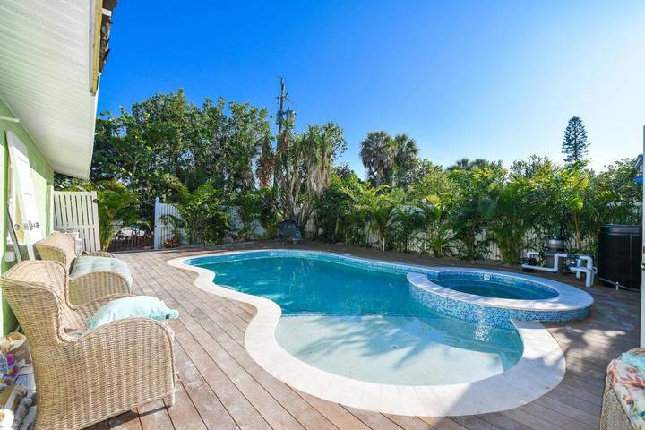 Ferienhaus für 10 Personen, mit Pool und Garten sowie Whirlpool - 1