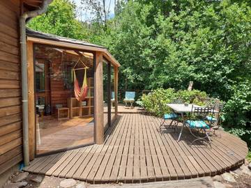 Gîte pour 6 personnes, avec jardin et vue à Vebron