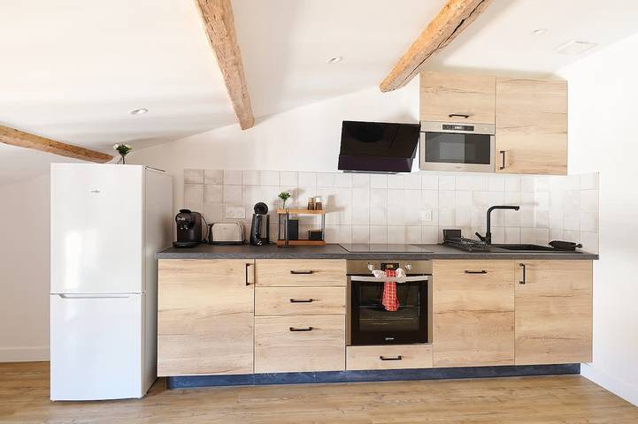 Apartamento entero, Snug flat facing Les Halles, AC · MyLocTravel in Béziers, Costa mediterránea (Francia)