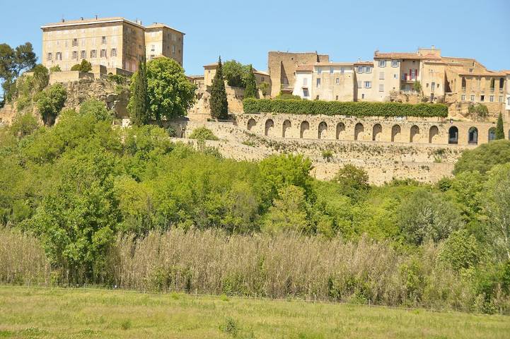 Apartamento entero, Luberon - Elegant Private/ Privé Studio with aircon/clim - free wifi in Lauris, Parque natural regional del Luberon