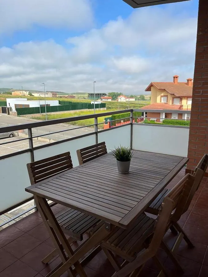 Apartamento de vacaciones para 5 personas, con piscina y piscina para niños además de terraza y vistas - 1