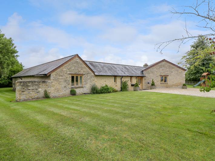 Holiday home for 8 people, with garden, with pets in Oxfordshire