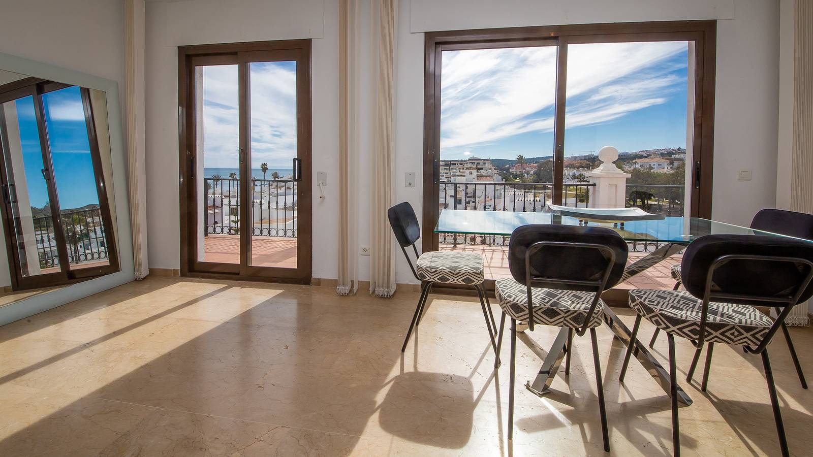 Entire apartment, Marina Real 433 in Playa Gaviotas, Manilva