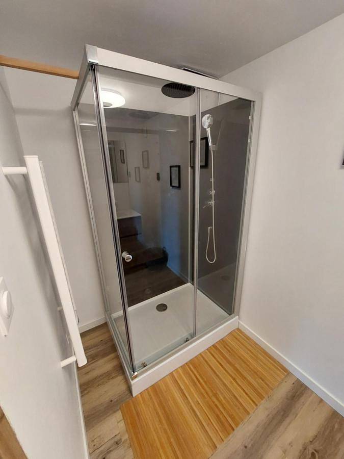 Appartement entier, Two-Bedroom Apartment in Brandérion, Côte des Mégalithes