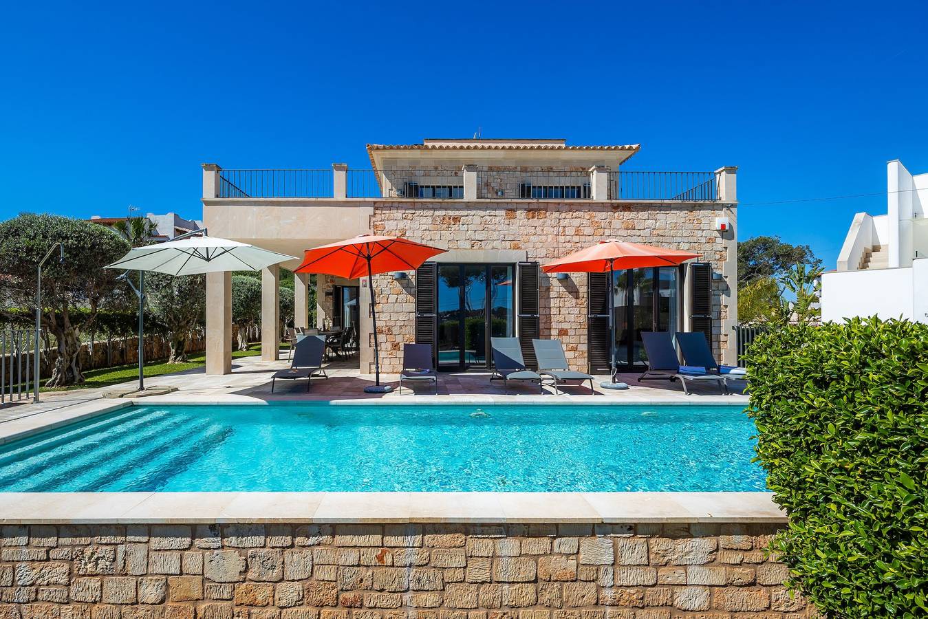 Villa 'Blue Lagoon' with Sea View, Wi-Fi and Air Conditioning in Cala Llombards, Santanyí
