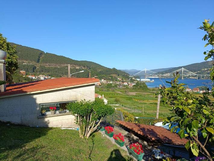 Apartamento para 2 personas, con Balcón y Terraza además de Jardín y Vistas en Moaña