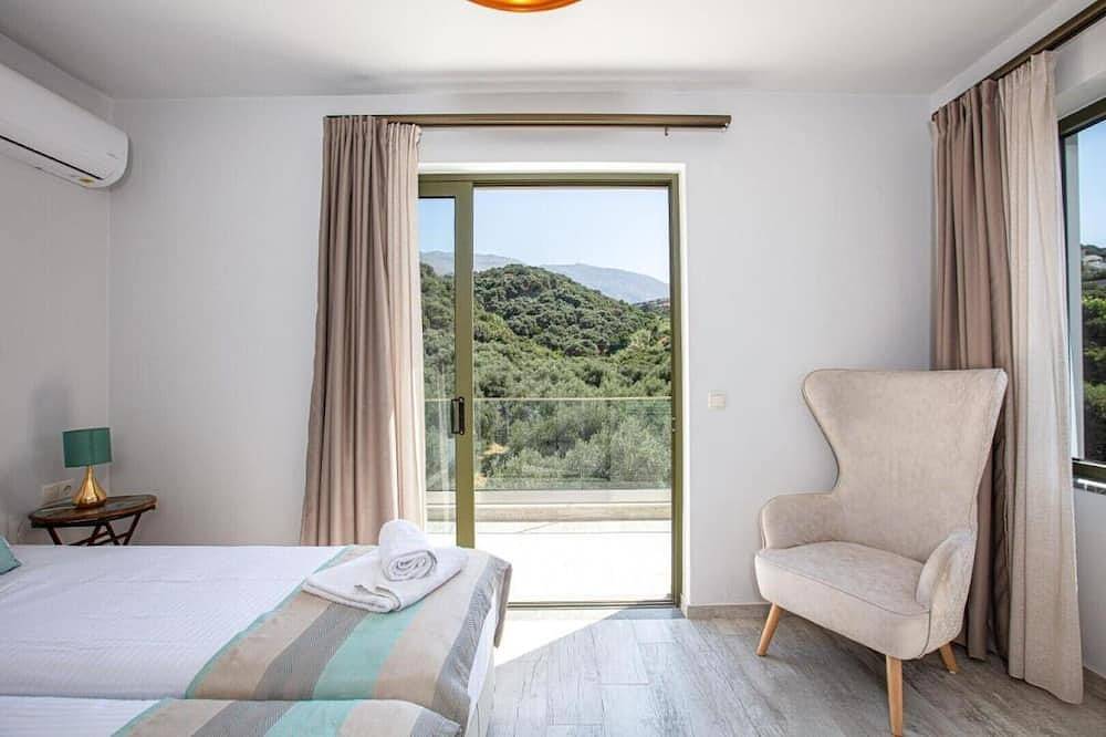 Villa Aléa in Plakias w/3-bedrooms, 2 min from the beach! in Zuid-Kreta