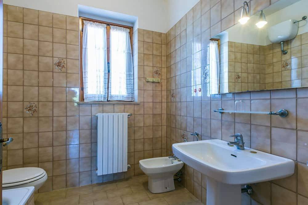 Schöne Wohnung in einem Ferienhaus mit  W-Lan, Pool, Tv, Terrasse und Haustiere erlaubt in San Vivaldo, Florenz Provinz