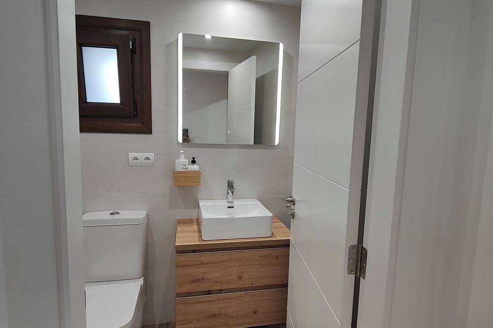 Near Santiago de Compostela, restored century-old rural house with terrace in Vedra, La Coruña Province